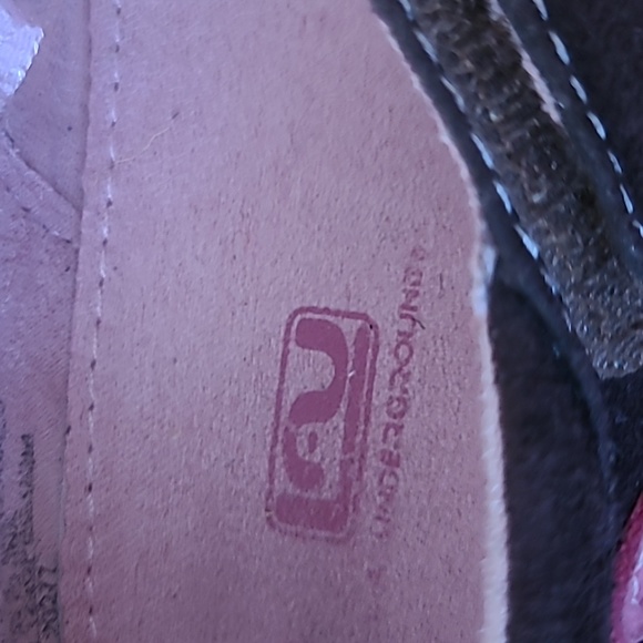 Beautiful leather shoes - Picture 2 of 3